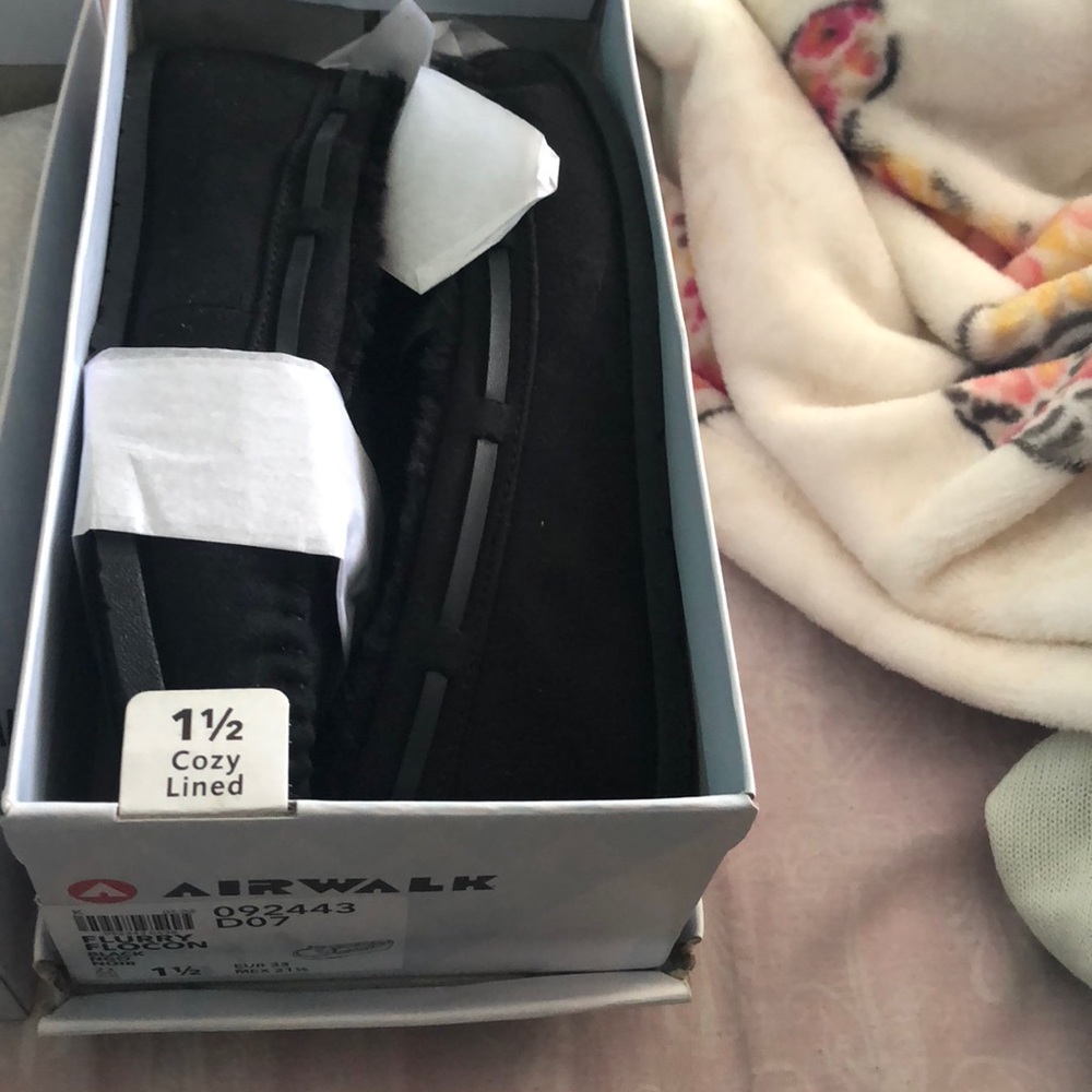 NEW WITH TAGS - kids moccasins